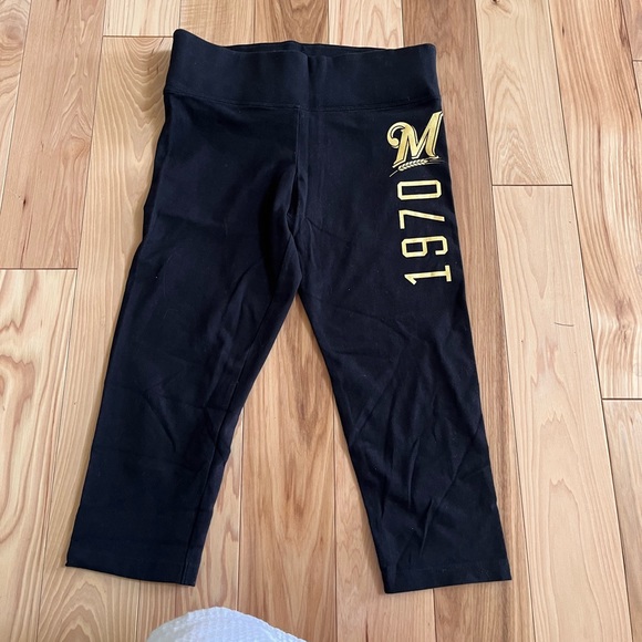 PINK Victoria's Secret Pants - Pink Brand size Small women’s MLB Brewer’s cotton capri length leggings